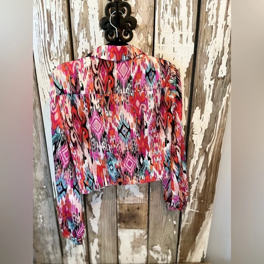 RO & DE Anthropologie multi color crop button up size Medium Western-ish - Picture 8 of 8